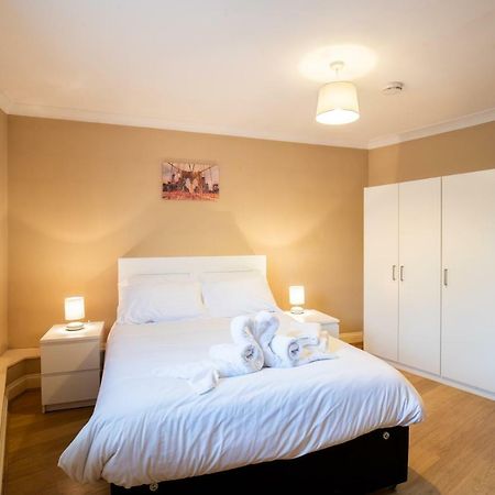 Spacious 2Br Flat In Stansted Appartement Stansted Mountfitchet Buitenkant foto