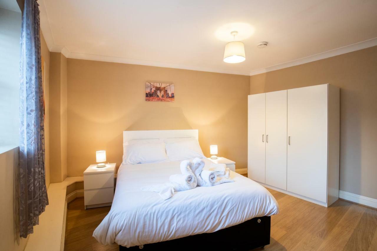Spacious 2Br Flat In Stansted Appartement Stansted Mountfitchet Buitenkant foto