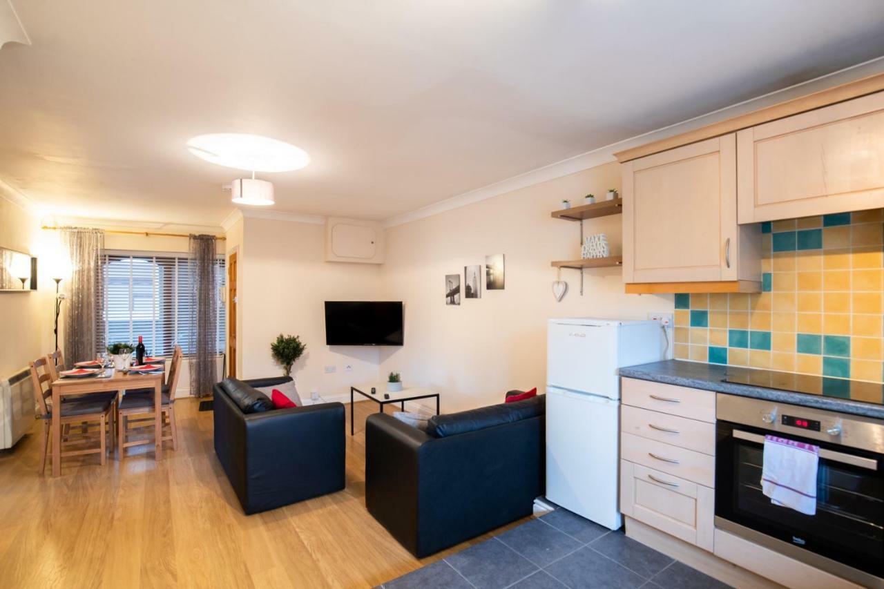 Spacious 2Br Flat In Stansted Appartement Stansted Mountfitchet Buitenkant foto