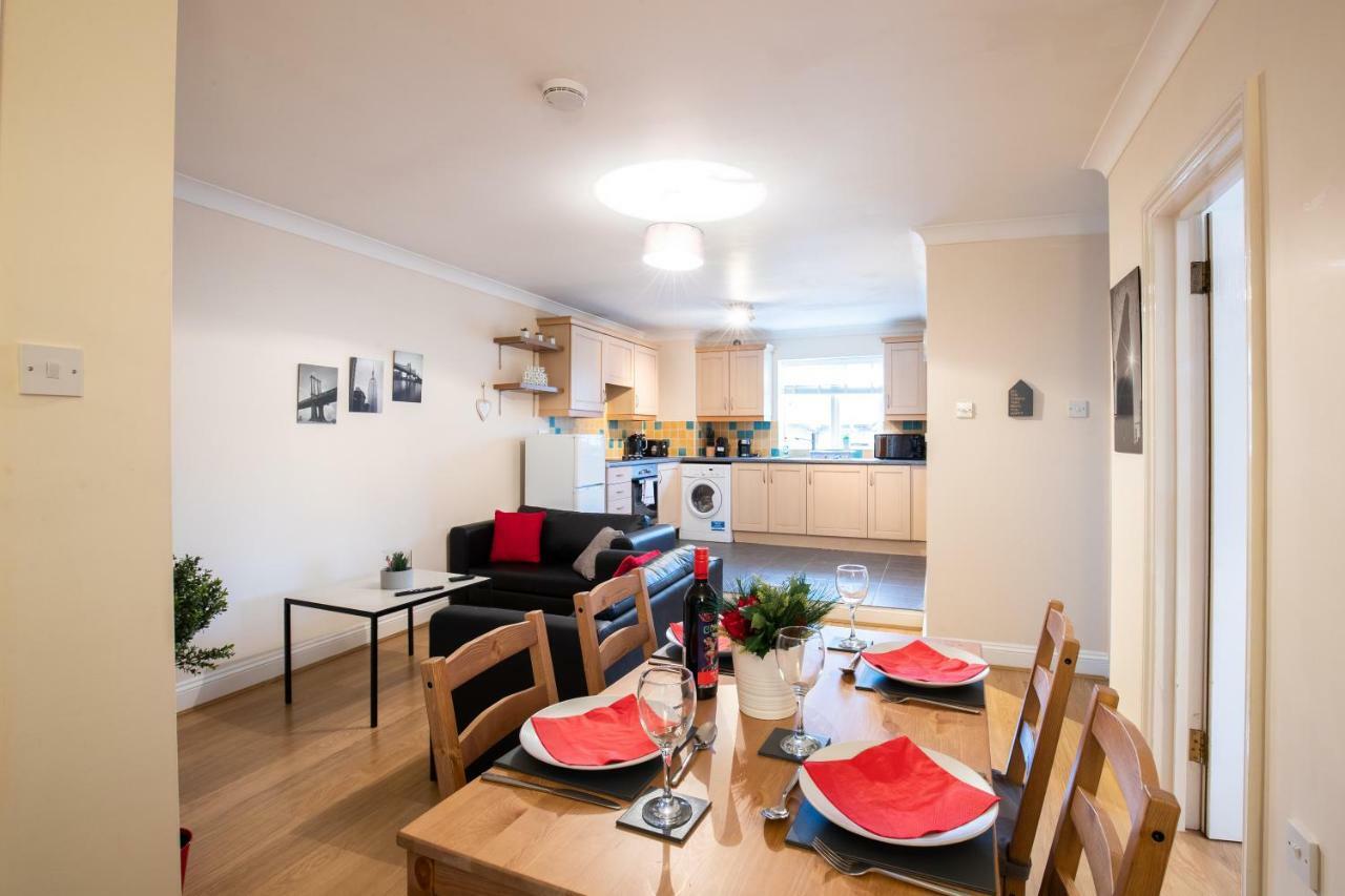 Spacious 2Br Flat In Stansted Appartement Stansted Mountfitchet Buitenkant foto